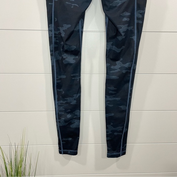 Lululemon Speed Tight Luxtreme Camo Oil Slick Blue 6 - Picture 13 of 16